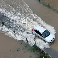 سیل و غرق شدن خانه‌ها در انگلیس