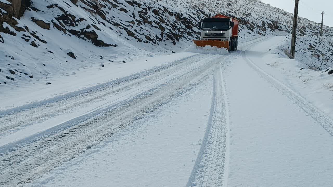 برف و باران در راه‌های البرز؛ رانندگان با احتیاط حرکت کنند