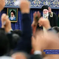 عکس/ تصویری از رهبر انقلاب اسلامی در آغاز دیدار با مردم قم 