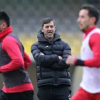 کریم باقری سرمربی پرسپولیس ماند!