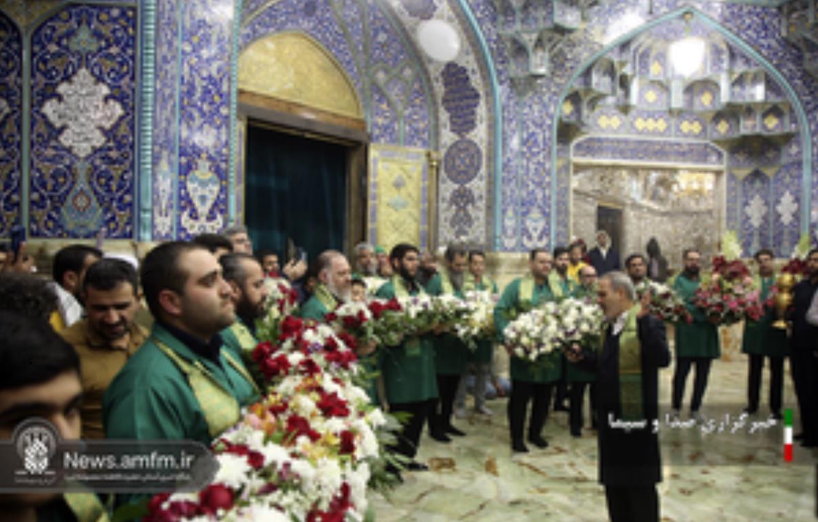 گل‌آرایی ضریح بانوی کرامت به مناسبت میلاد جوادالائمه(ع)