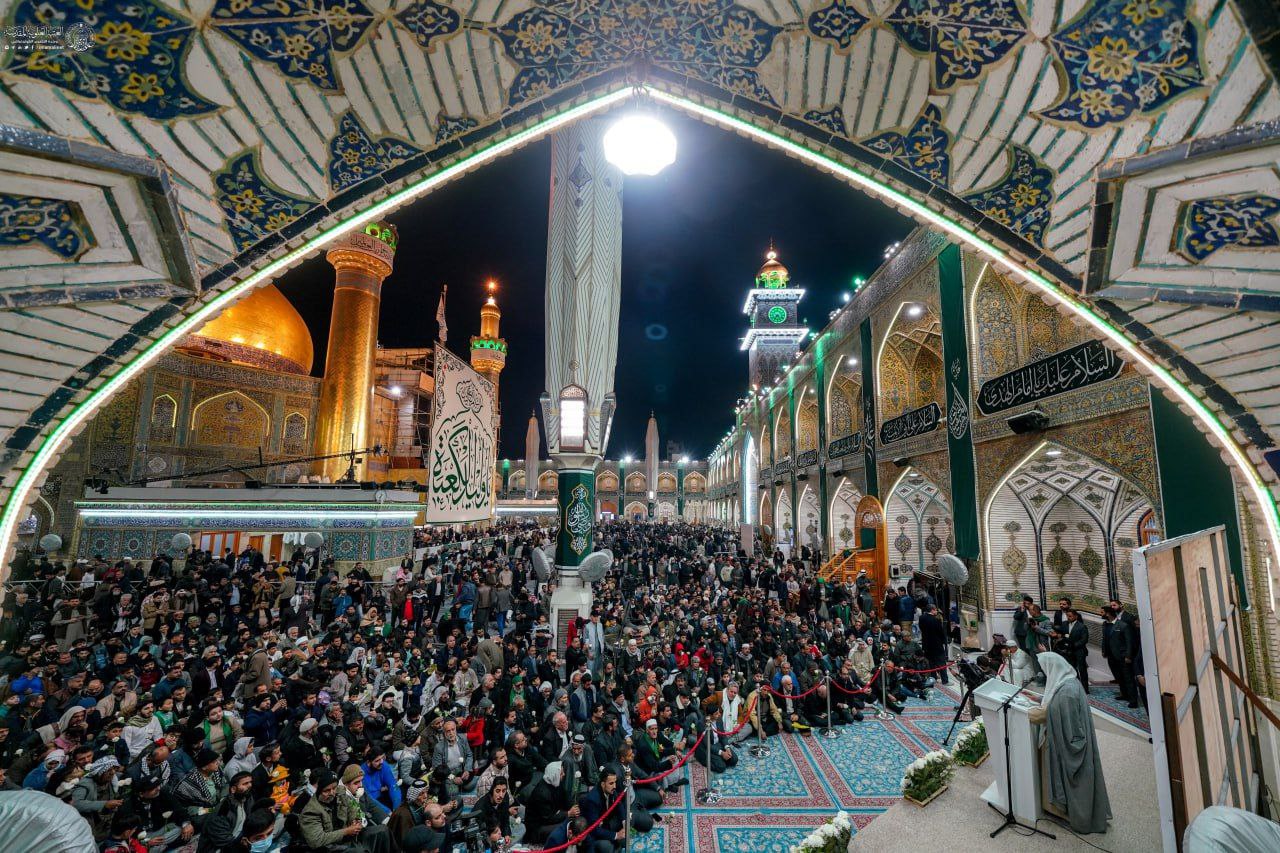 عکس/ جشن و سرور مجاوران و زائران علوی در شب میلاد حضرت پدر