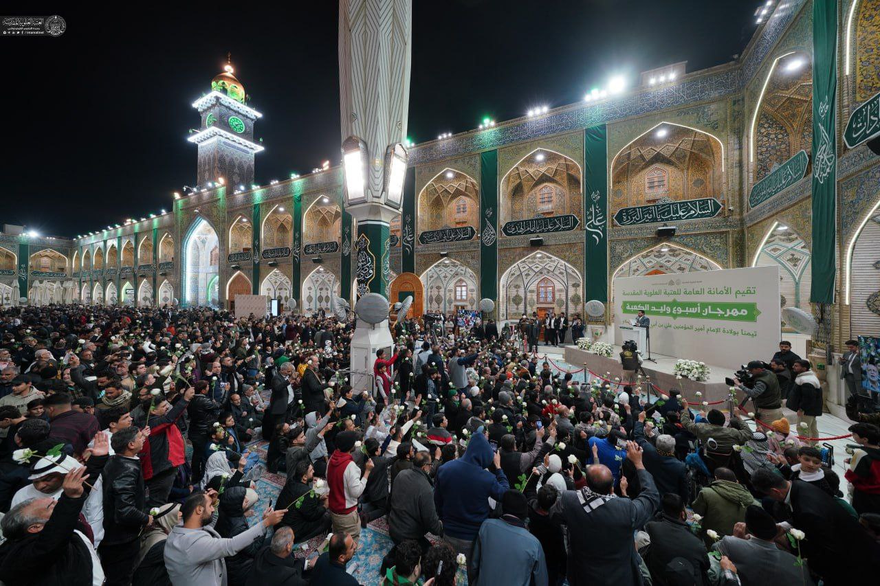 عکس/ جشن و سرور مجاوران و زائران علوی در شب میلاد حضرت پدر