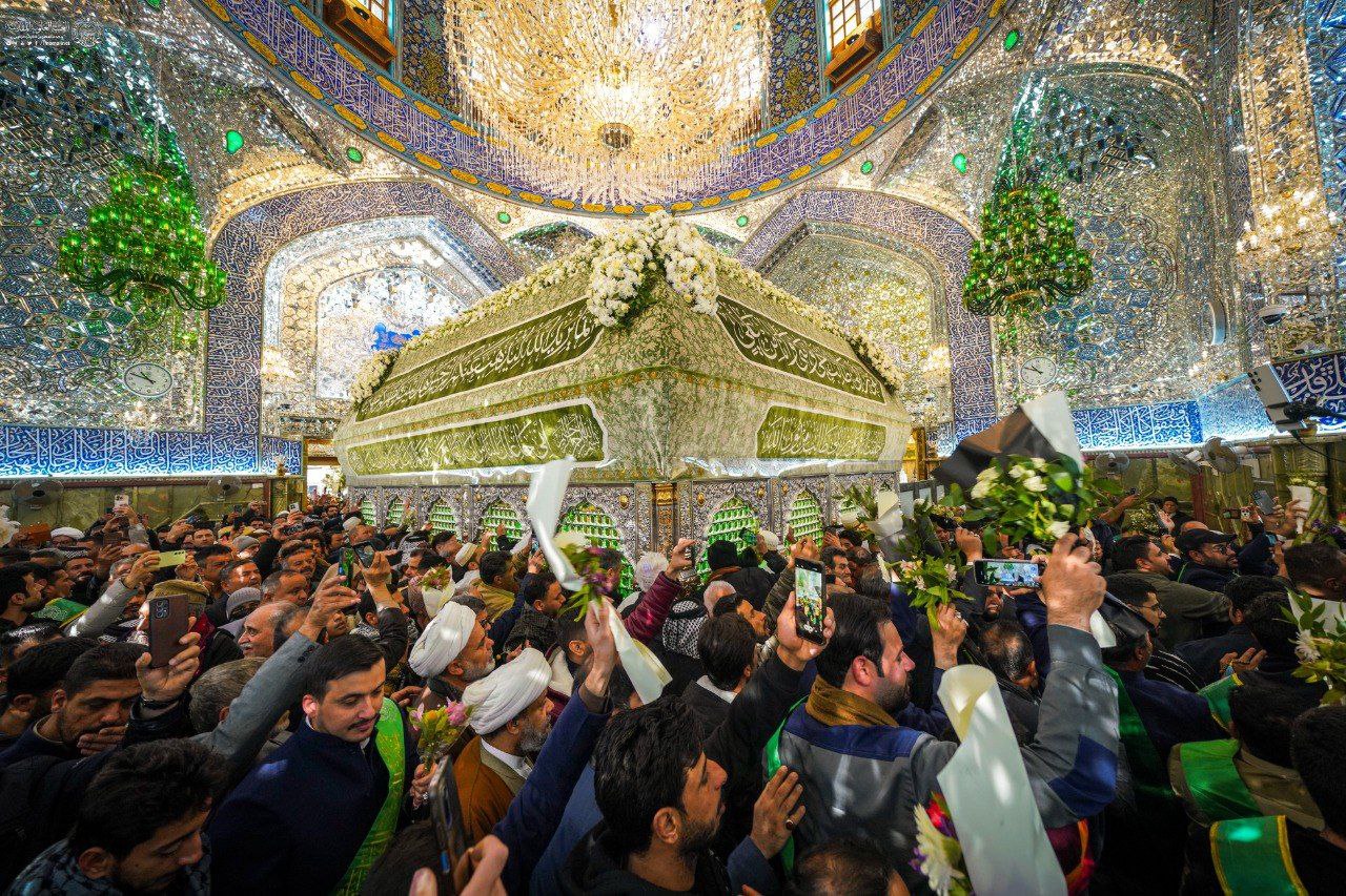 عکس/ مراسم شادباش خادمان علوی به محضر مبارک امیرالمؤمنین علیه‌السلام