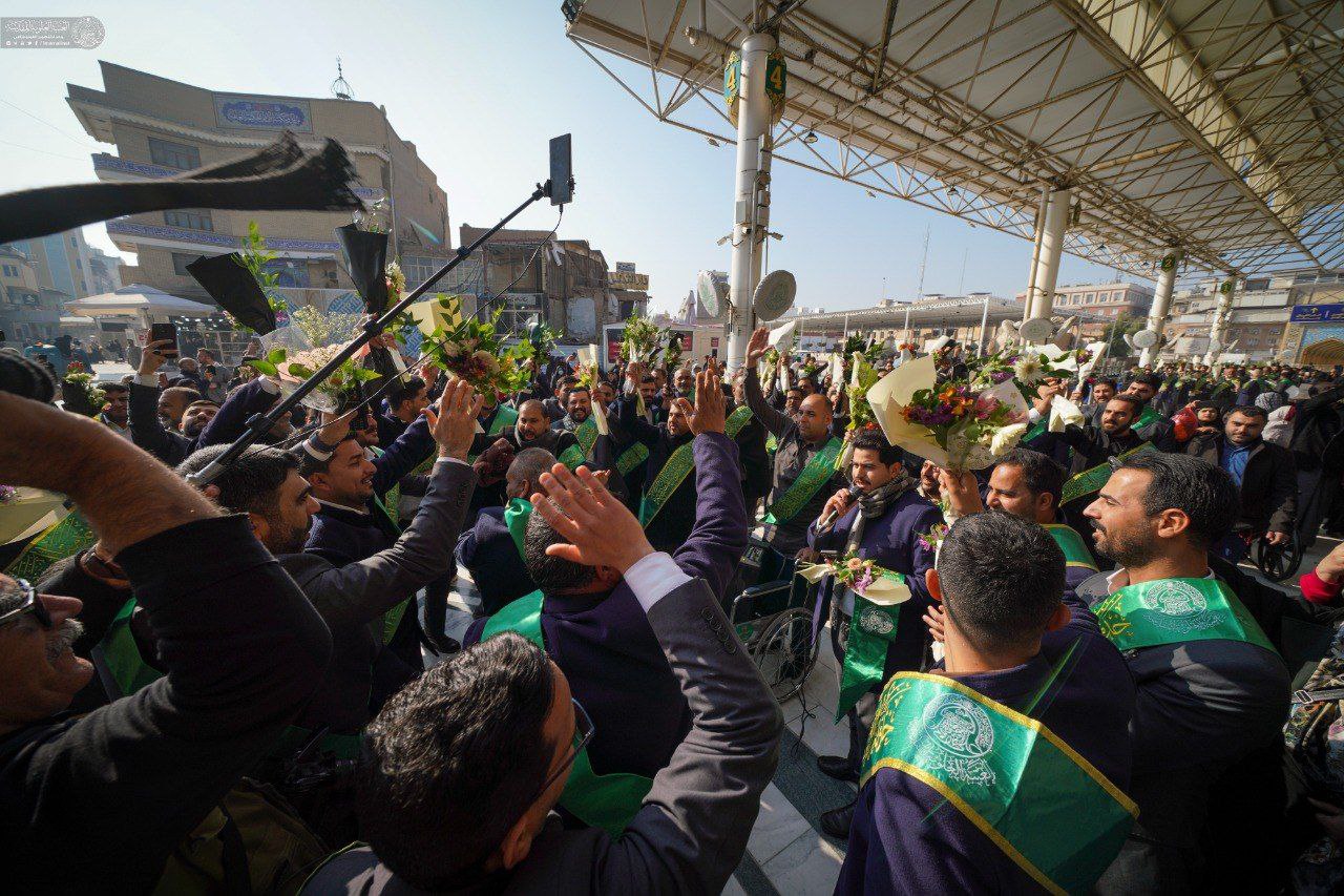 عکس/ مراسم شادباش خادمان علوی به محضر مبارک امیرالمؤمنین علیه‌السلام