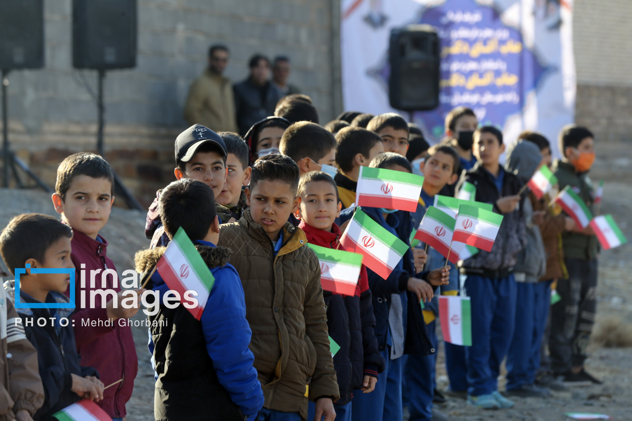 عکس/ افتتاح کتابخانه روستای سیدآباد با حضور وزیر فرهنگ!