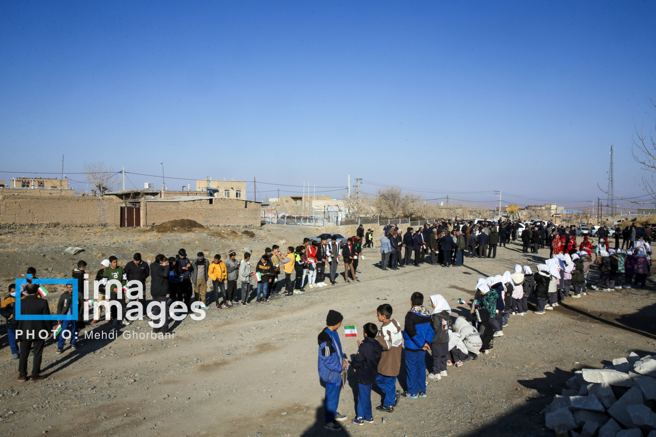 عکس/ افتتاح کتابخانه روستای سیدآباد با حضور وزیر فرهنگ!