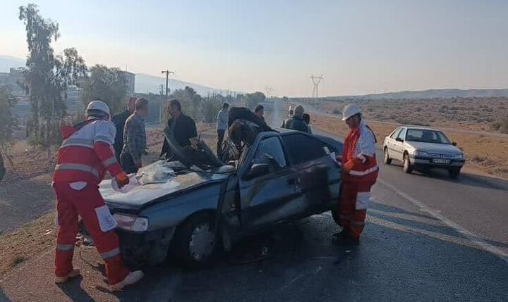 سه مصدوم بر اثر تصادف ۴۰۵ با کامیونت در محور فسا - شیراز