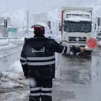 تردد خودروهای بدون زنجیرچرخ در جاده‌های شمال ممنوع شد