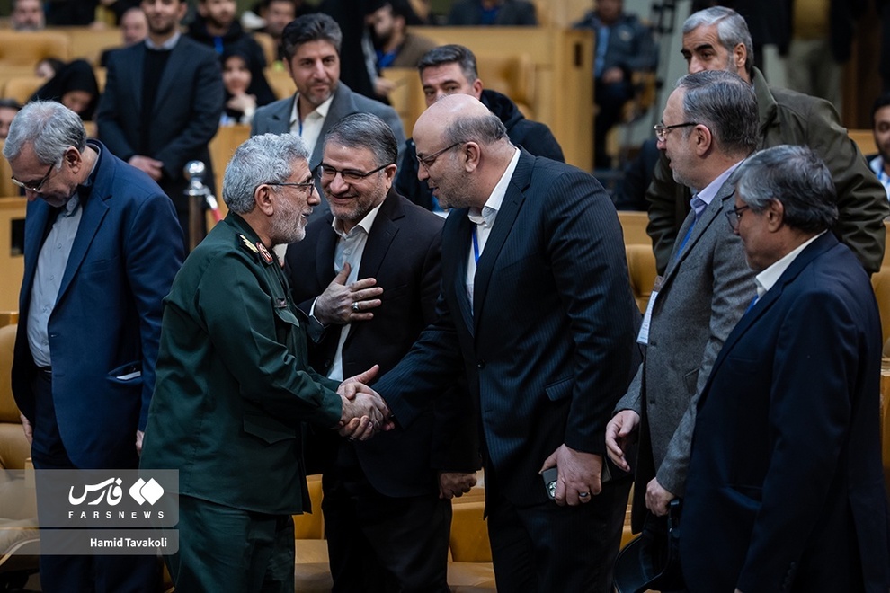  تقدیر سردار قاآنی از پزشکان فعال در درمان مجروحان لبنانی