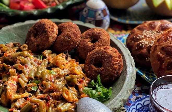 طرز تهیه گل در چمن گیلانی؛ ساده و فوری