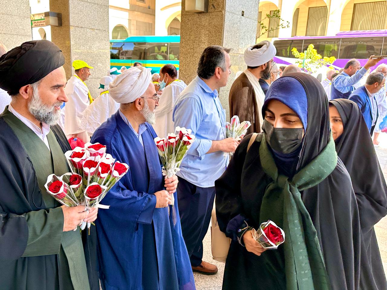 عکس/ آغاز سفر معنوی دانشجویان ایرانی به مدینه