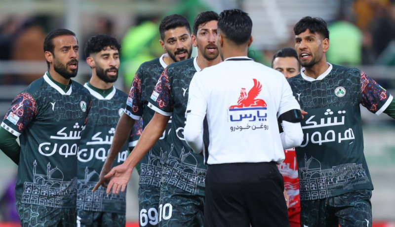 ریز مکالمات داور ذوب‌آهن-پرسپولیس با داور VAR