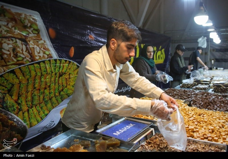 نمایشگاهی با طعم خرما، انجیر و انار در شیراز