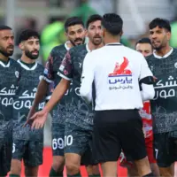 ریز مکالمات داور ذوب‌آهن-پرسپولیس با داور VAR