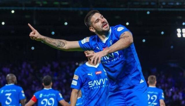 بمب‌افکن الهلال آماده دیدار با پرسپولیس