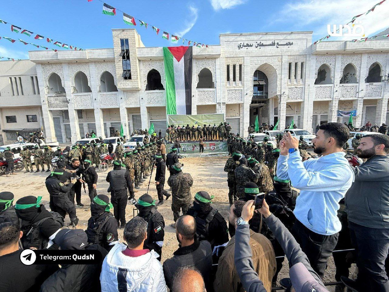 عکس/ حضور باشکوه مجاهدان فلسطینی برای تبادل اسرای صهیونیست