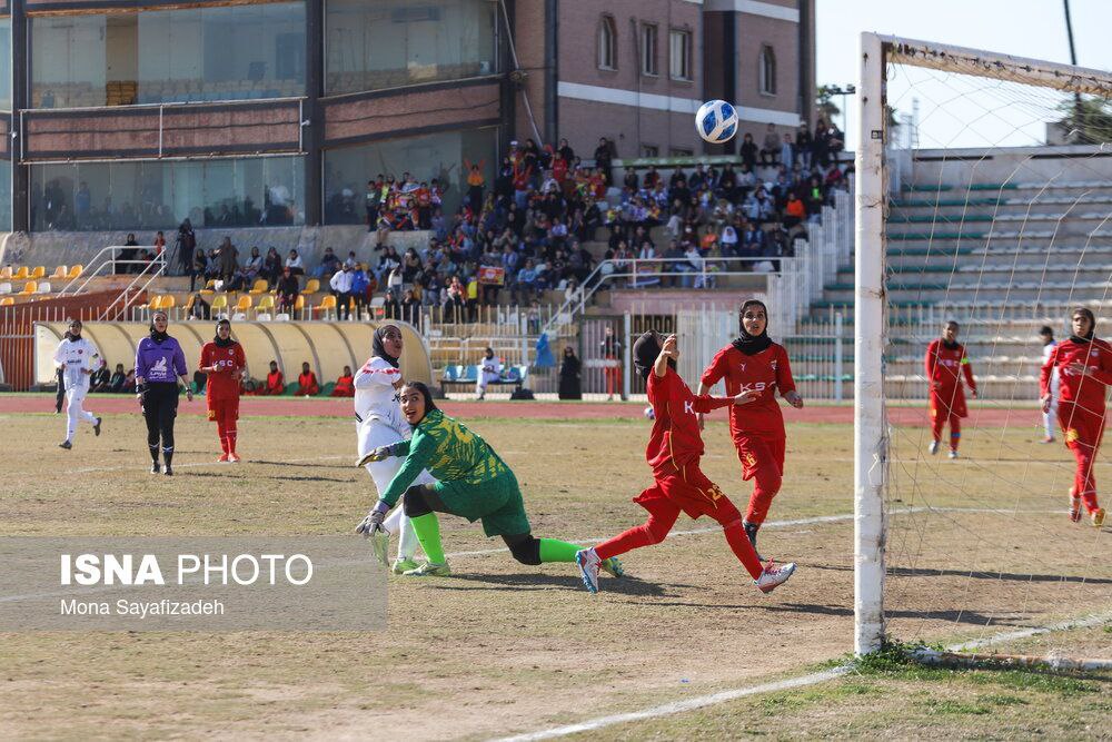 لیگ یک فوتبال زنان بازی فولاد خوزستان و پرسپولیس تهران