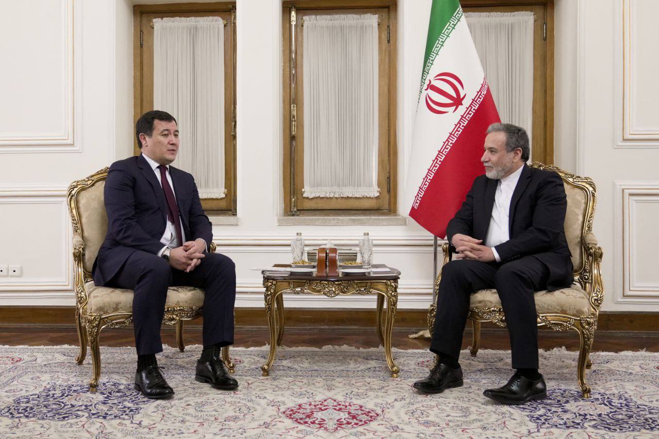 دیدار عراقچی با وزیر امور خارجه قزاقستان