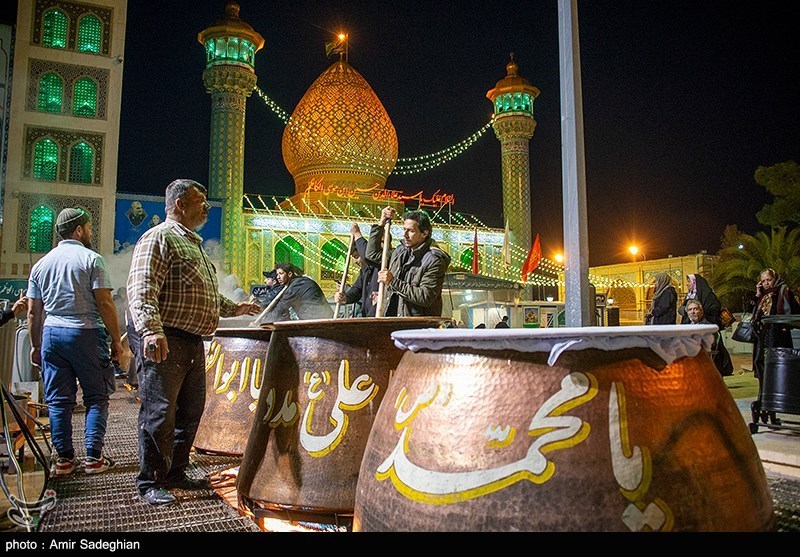 عکس/ پخت ۱۵ هزار کیلوگرم سمنو شیرازی