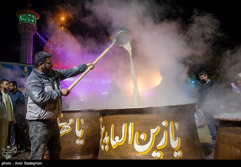 عکس/ پخت ۱۵ هزار کیلوگرم سمنو شیرازی