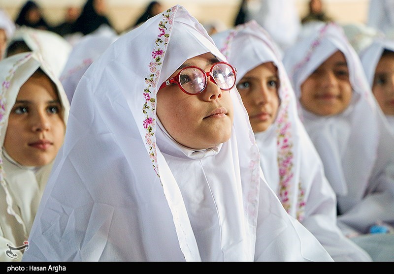 جشن تکلیف ۵۰۰ دانش‌آموز دختر زنجانی  