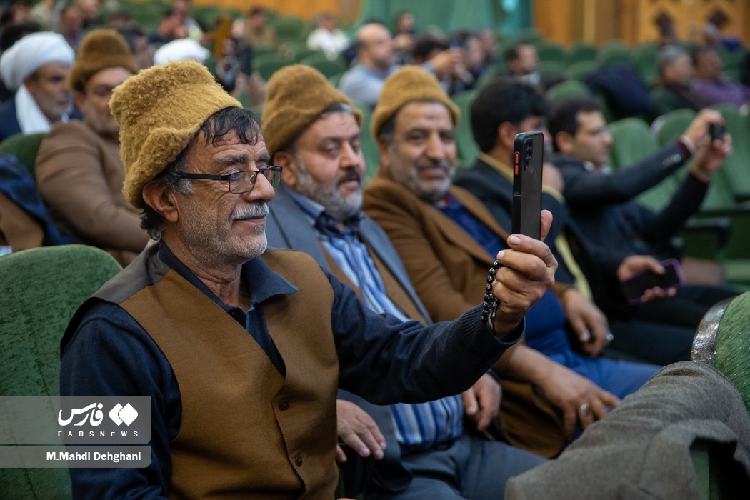 مجمع بزرگ هم اندیشی و وحدت عشایر