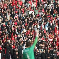 ۲ تماشاگر زن مسابقه پرسپولیس - تراکتور بازداشت شدند