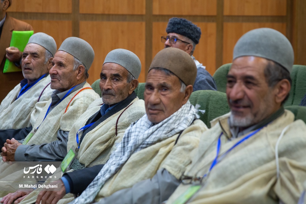 مجمع بزرگ هم اندیشی و وحدت عشایر