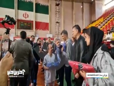 حضور دایی در افتتاحیه مسابقات فرشتگان سندروم دان