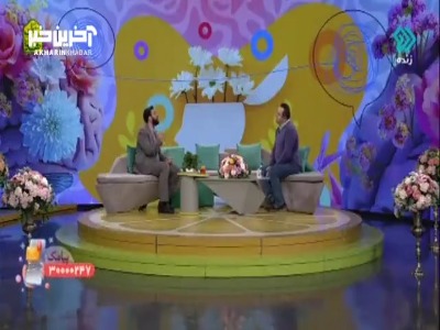 پدر و مادر باید مانند یک مربی برای نوجوانشان باشند