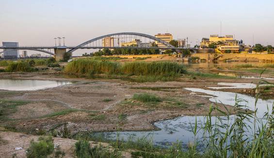 مرحله اول عملیات نی‌زدایی در رودخانه کارون آغاز شد