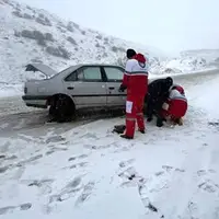 امدادرسانی به ۳۹۰۰ مسافر گرفتار در برف و کولاک