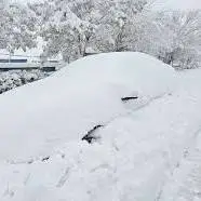  مفقود شدن خودروها زیر برف در شهرک ولیعصر ارومیه