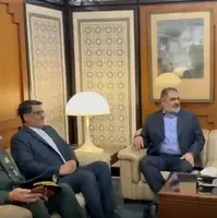 فرمانده نیروی دریایی ارتش وارد کراچی پاکستان شد