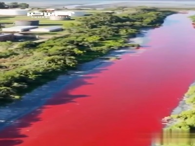 رودخانه ساراندی در آرژانتین به رنگ قرمز درآمد