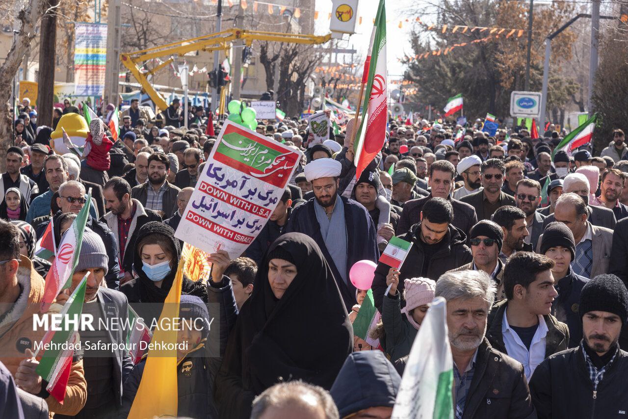 عکس/  راهپیمایی ۲۲ بهمن در شهرکرد