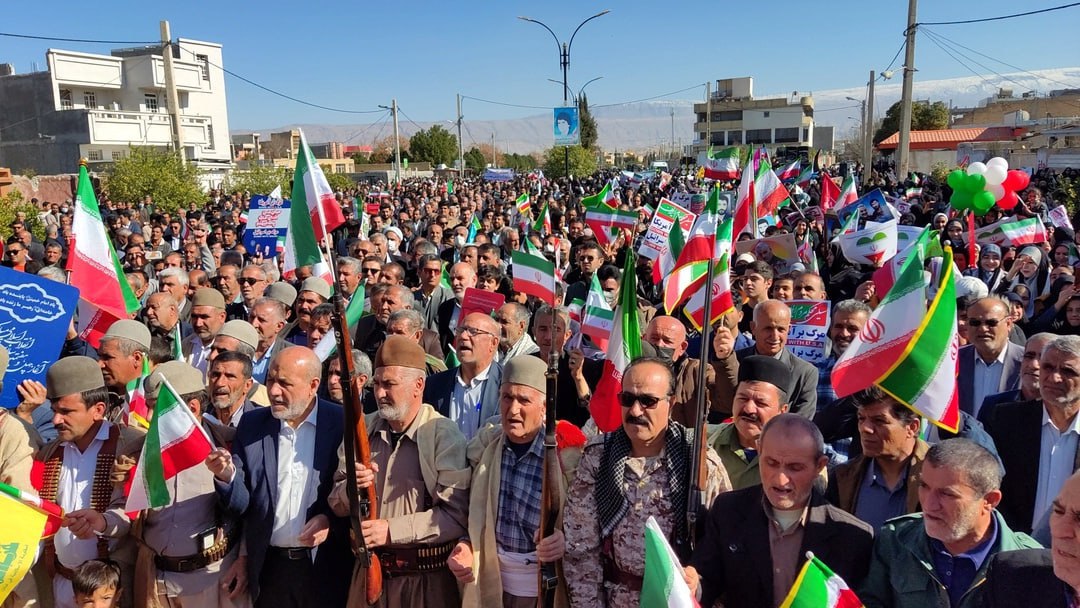 عکس/ حضور عشایر دهدشت در جشن انقلاب