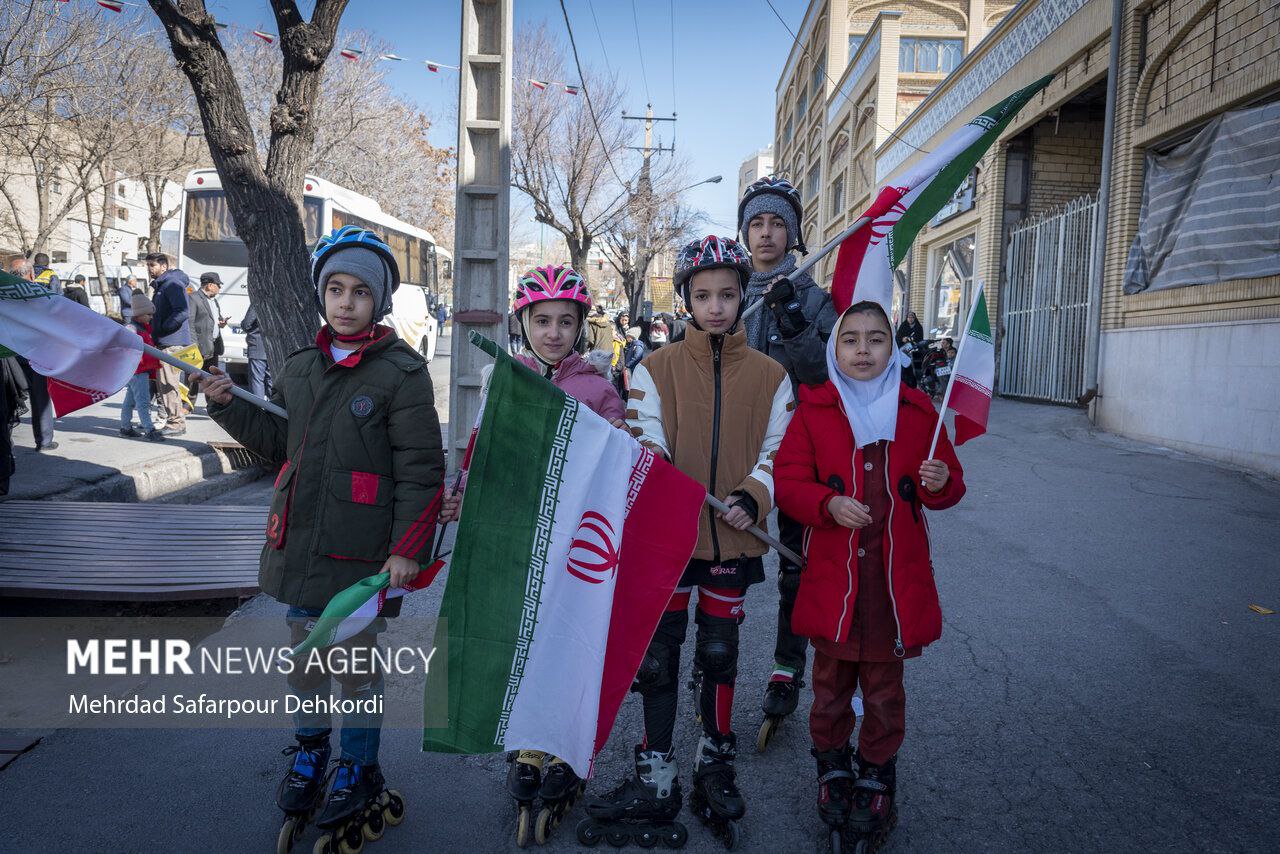 عکس/  راهپیمایی ۲۲ بهمن در شهرکرد