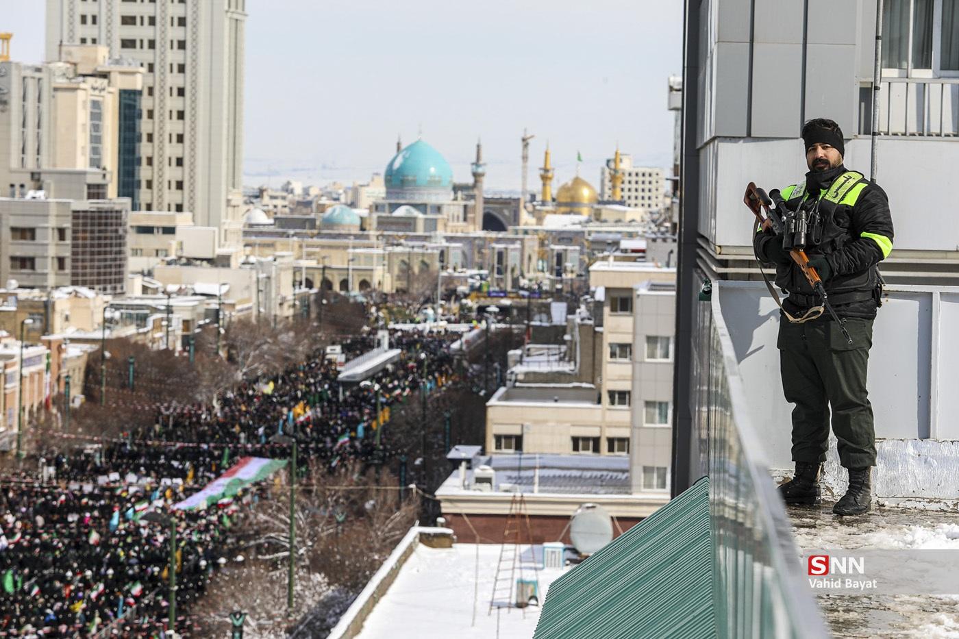 عکس/ ایران زیر سایۀ پرچم امام رضا(ع)؛ راهپیمایی باشکوه یوم الله ۲۲ بهمن در مشهد