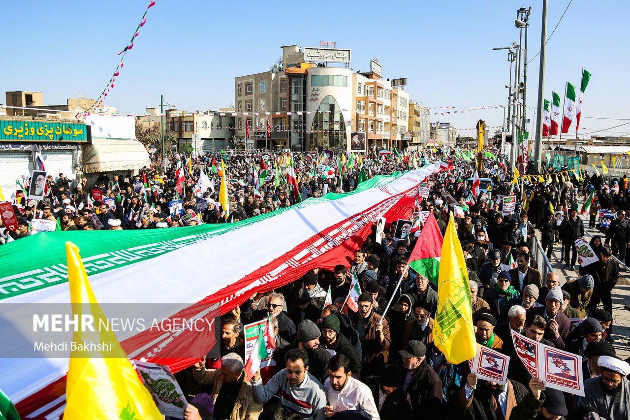 عکس/ راهپیمایی باشکوه ۲۲ بهمن در قم