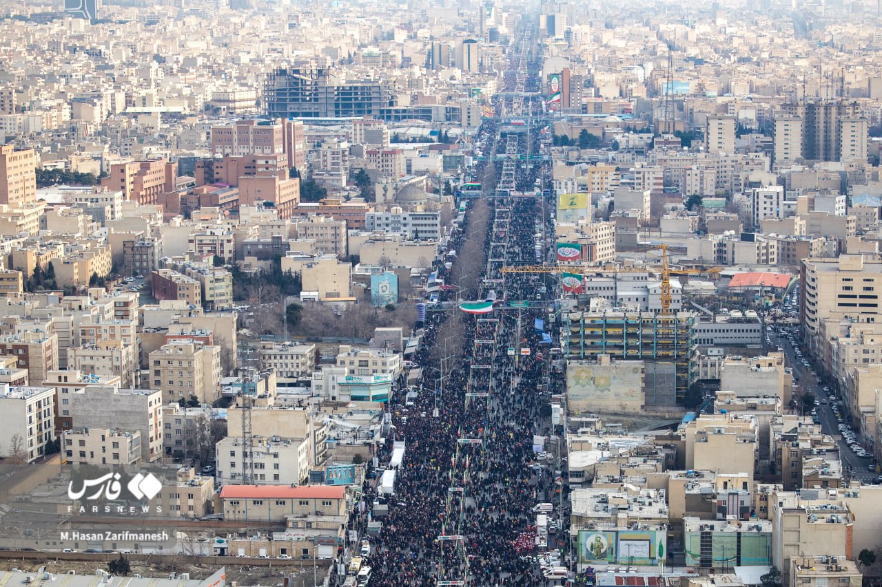 عکس/ دریای حضور مردم تهران در جشن انقلاب از نمای بالا