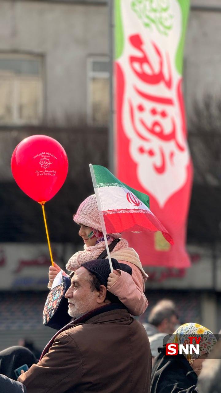 عکس/ دهه نودی ها در صف راهپیمایان 22 بهمن