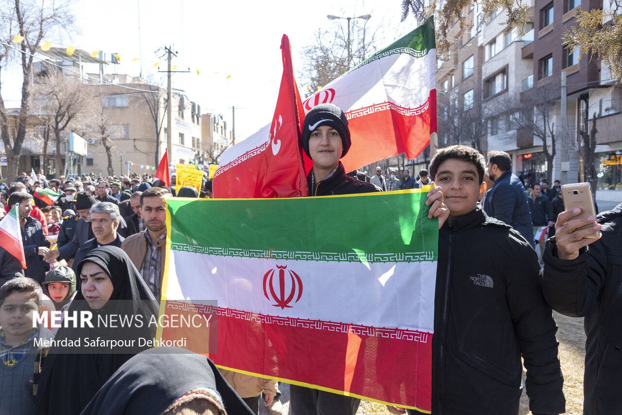 عکس/  راهپیمایی ۲۲ بهمن در شهرکرد