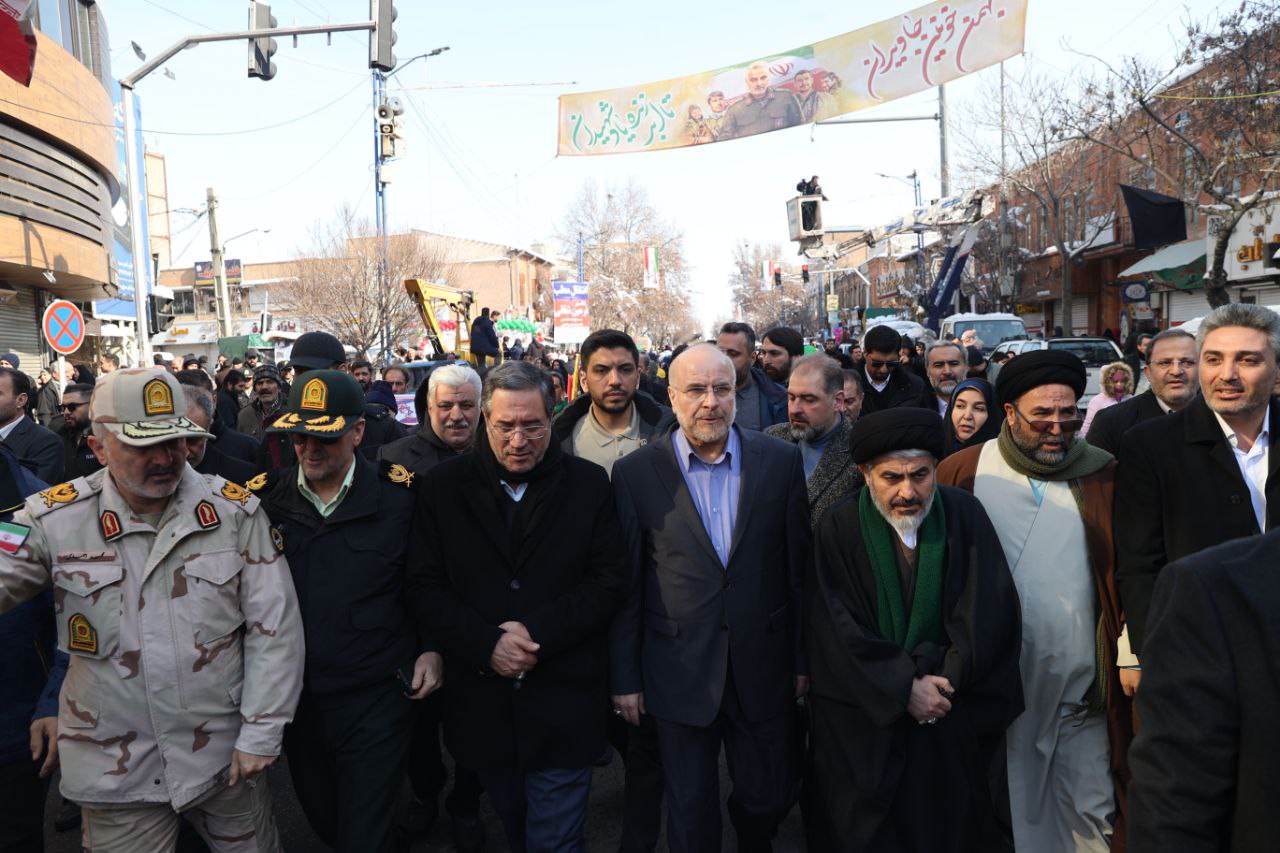  حضور قالیباف در راهپیمایی یوم‌الله ۲۲ بهمن در ارومیه