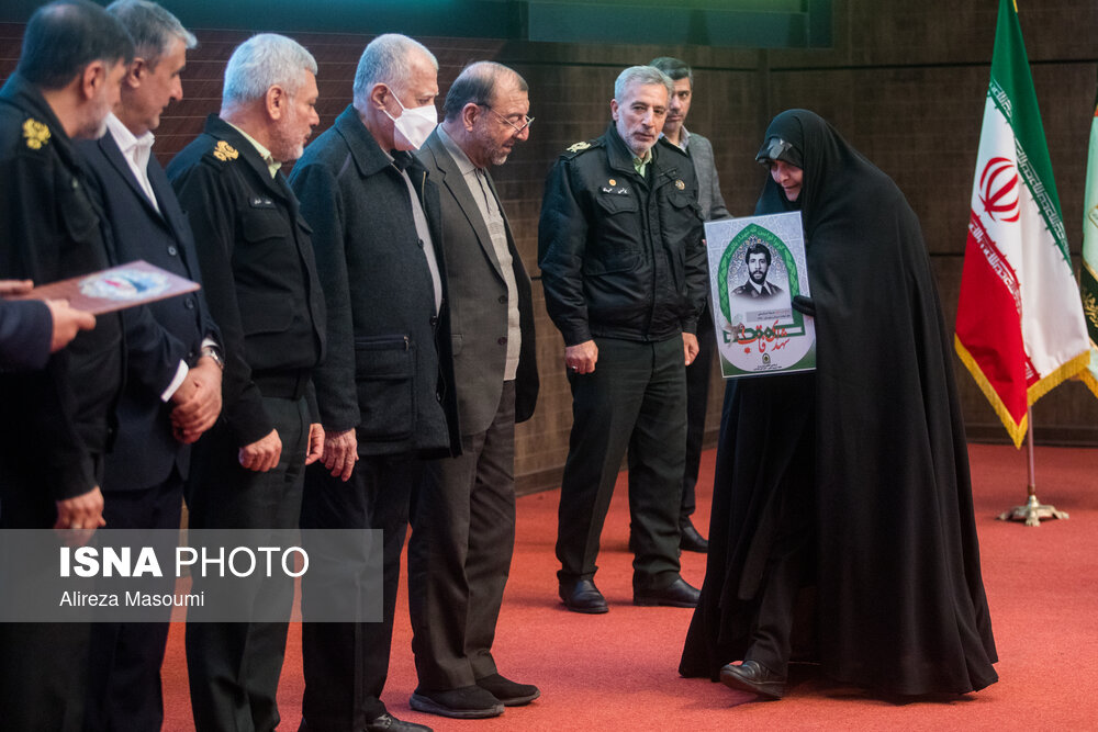 گردهمایی سروقامتان انقلاب اسلامی