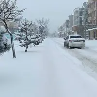 یخ‌زدایی و ایمن‌سازی بیش از ۳ میلیون مترمربع از معابر ملایر