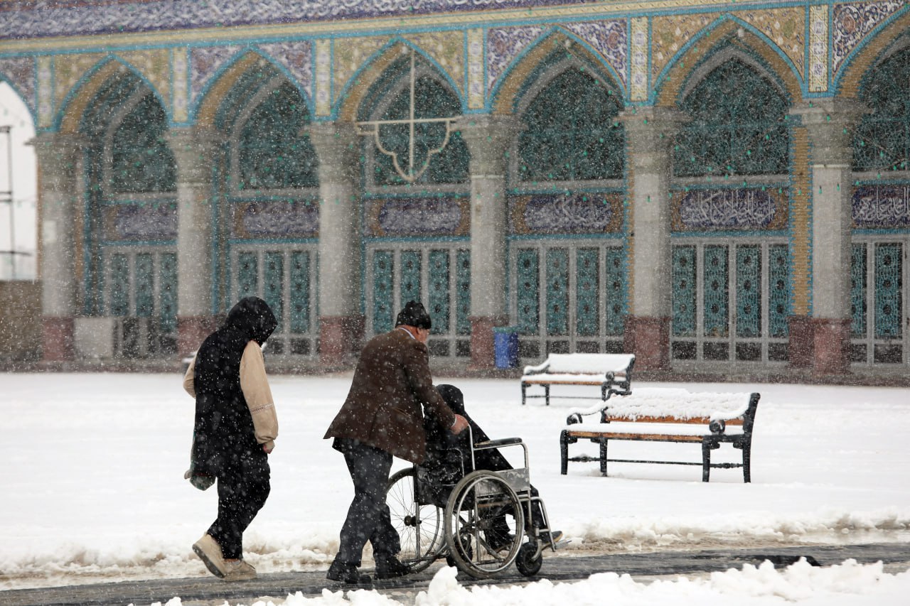 حال و هوای برفی مسجد جمکران در آستانه جشن میلیونی نیمه شعبان  