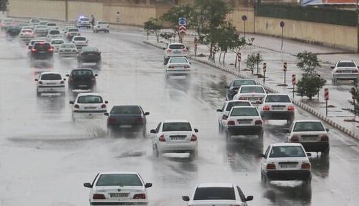 محورهای خوزستان متأثر از شرایط جوی؛ ترافیک نیمه‌سنگین در ۲ محور