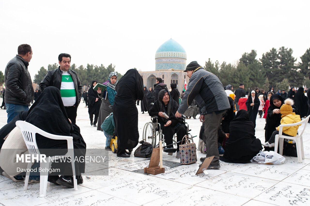 عکس/ آئین سنتی «چراغ برات» در آرامستان خواجه ربیع مشهد